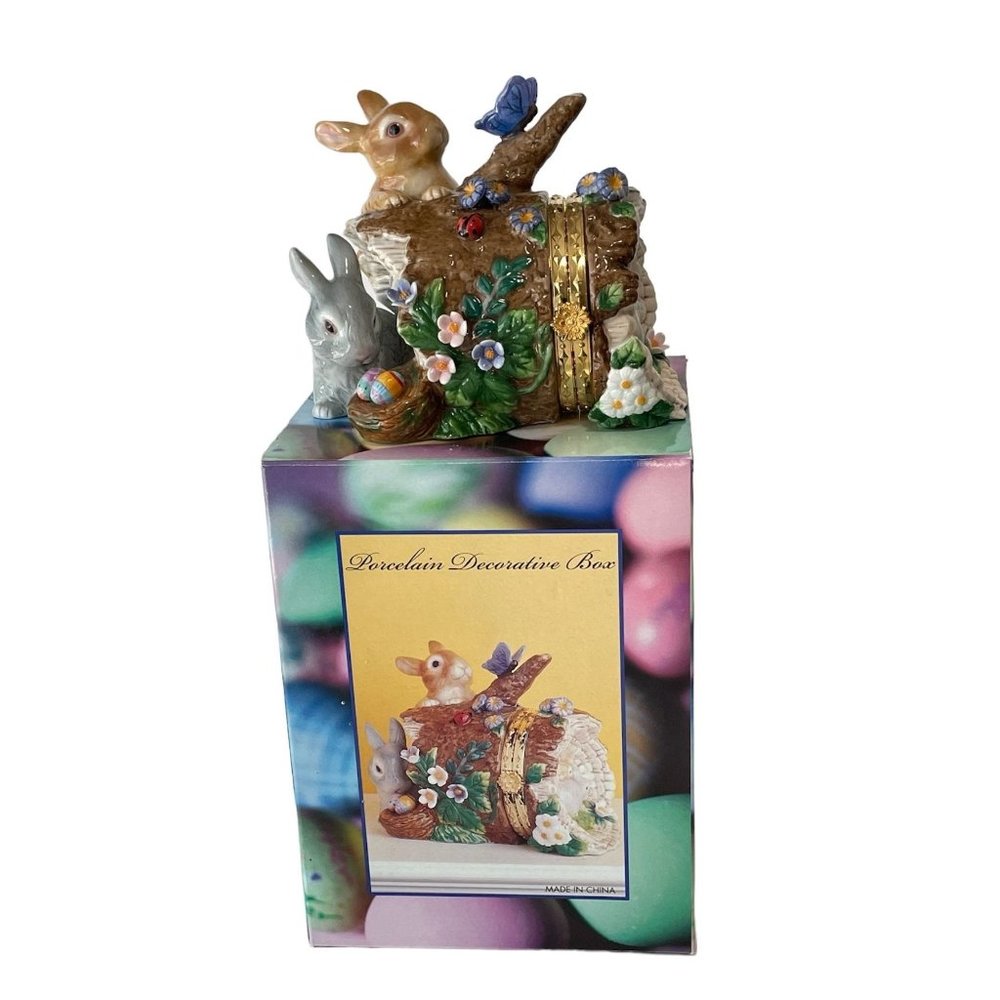 CWC Porcelain Box Easter Bunnies Tree Stump Hinged Keepsake Hand Painted Decor